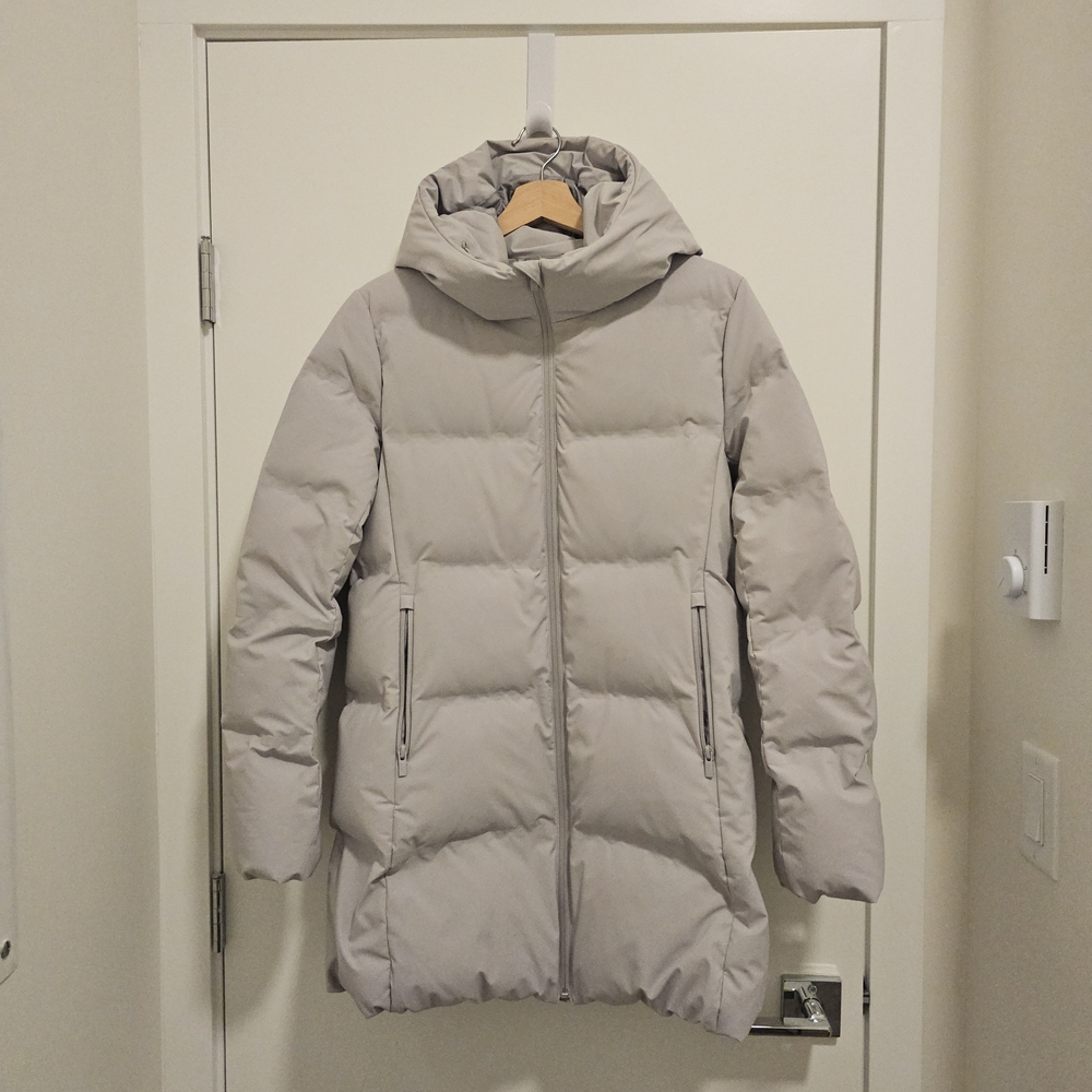 Uniqlo Women's Puffer Jacket - Light Gray